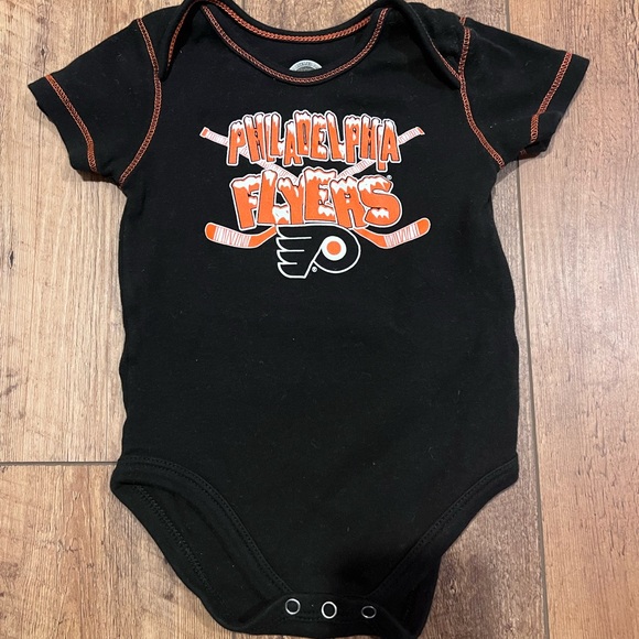 Philadelphia Flyers Onesie Bundle, 18 months - Picture 6 of 11